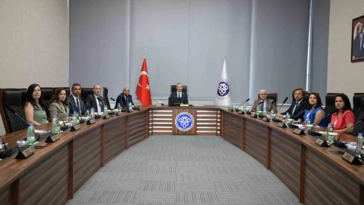 EBYÜ'nün kurumsal akreditasyon raporu yayınlandı