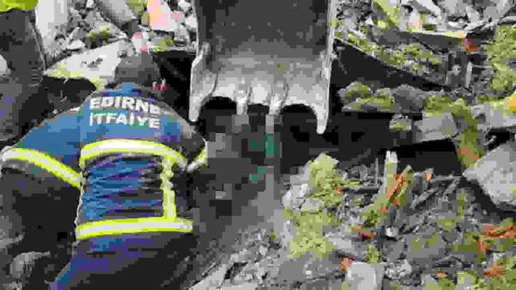 Edirne'de çöken metruk evde enkaz altında kalan 1 kişi hayatını kaybetti