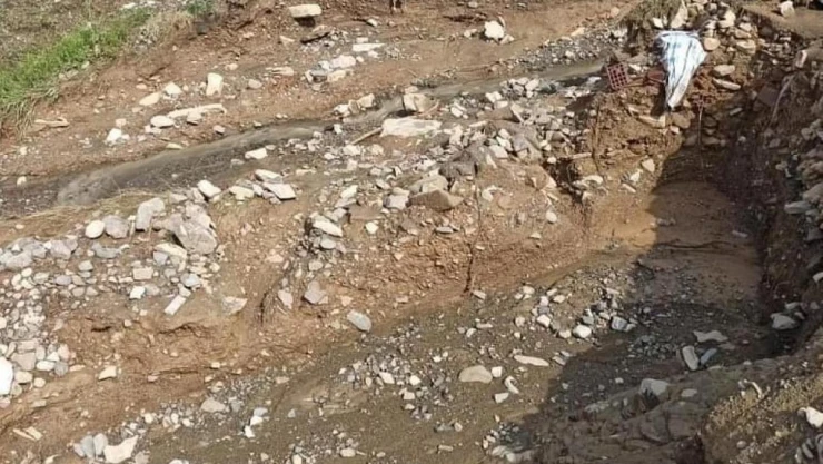 Elazığ'da asfalt yüklü tanker devrildi: 1 yaralı