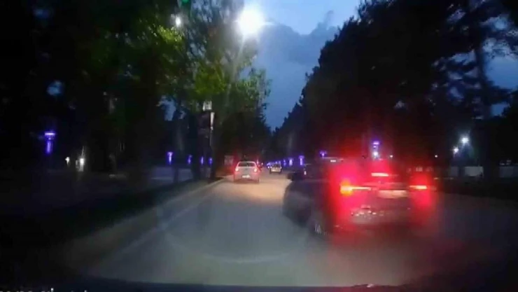 Elazığ'da makas atan sürücü kameraya yansıdı