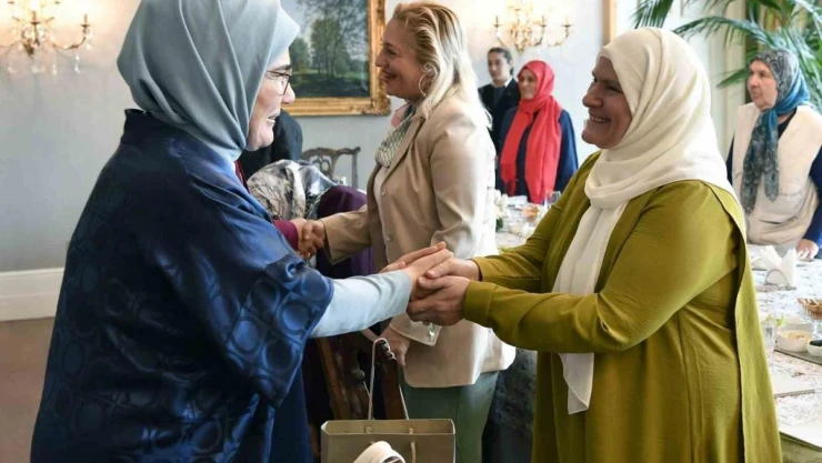 Emine Erdoğan, Anneler Günü vesilesiyle Devlet Konukevi'nde anneleri ağırladı:
