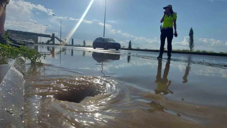 Erzurum'da sel... Sokaklar denize döndü