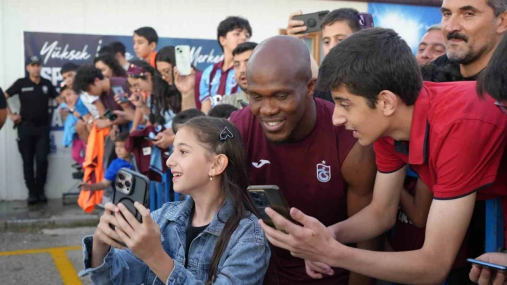 Erzurum'da Trabzonspor'a  sevgi seli