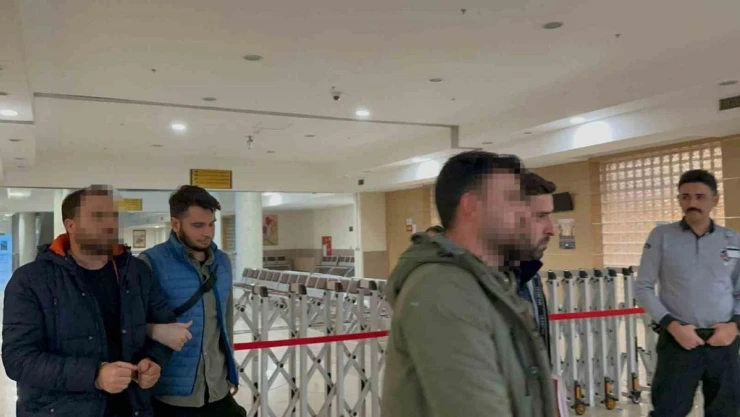 Eski milli futbolcu Oktay Derelioğlu'nu darp eden iki kişi tutuklandı