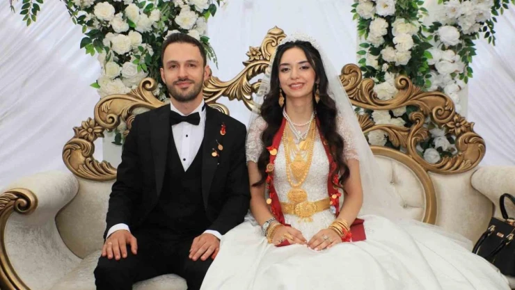 Eski vekilden oğluna festival tadında düğün