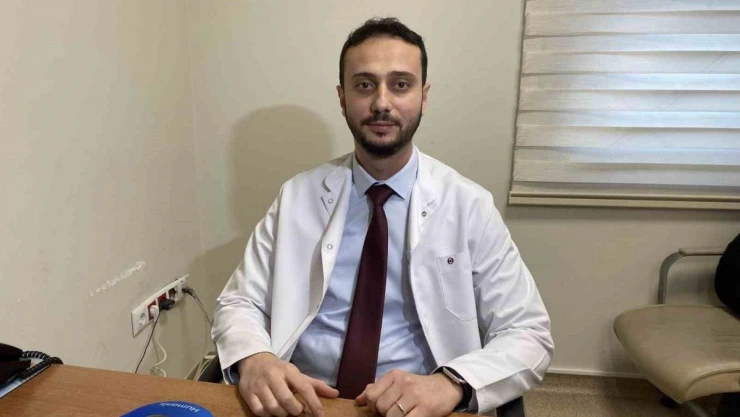 Estetik çılgınlığı: '16-17 yaşındakiler dudak, burun dolgusu için geliyor'