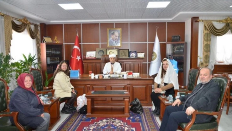 Ezan sesinden etkilendi, Müslüman oldu