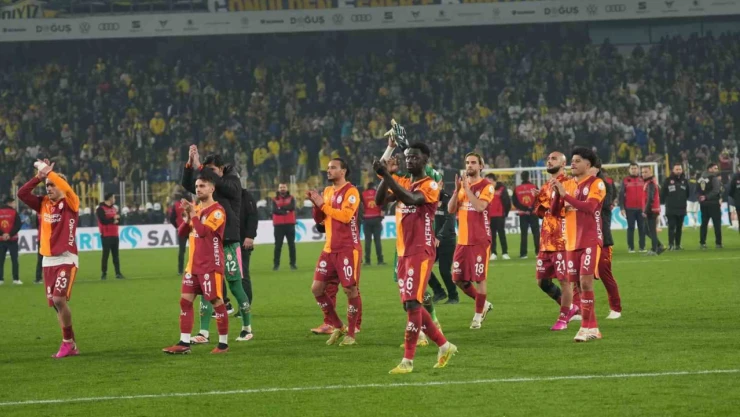 Galatasaray, Kadıköy'de iyi performansını sürdürdü