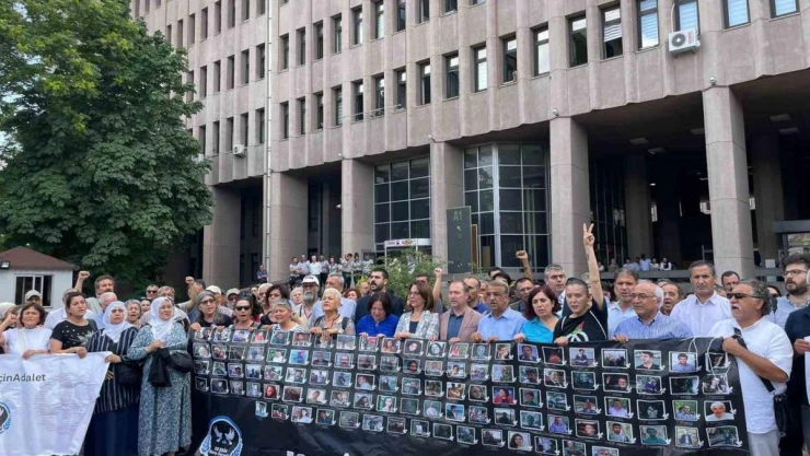 Gar davasında çıkan karara hayatını kaybedenlerin ailelerinden açıklama