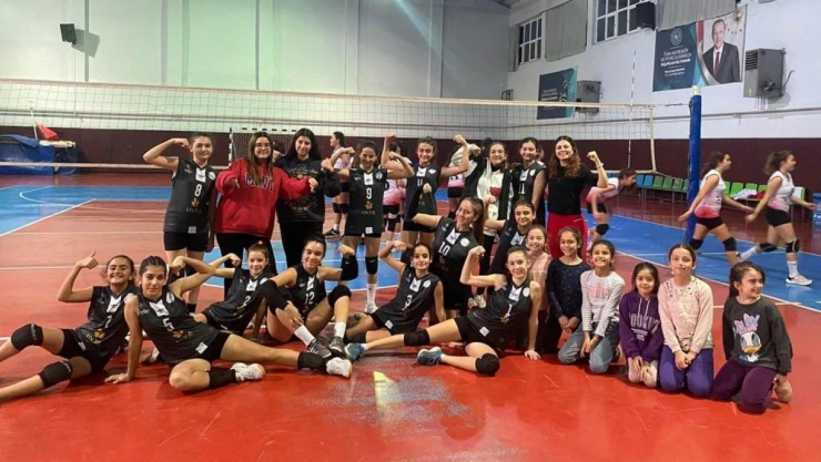 Germencikli kızlar ilk galibiyetini aldı