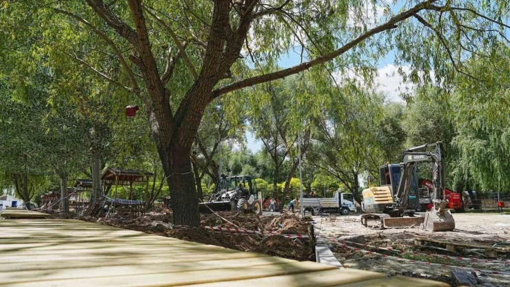 Gölbaşı Atatürk Sahil Parkı yenileniyor