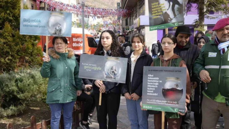 Gümüşhane'de Yeşilay'ın 104'üncü yılı için basın açıklaması yapıldı