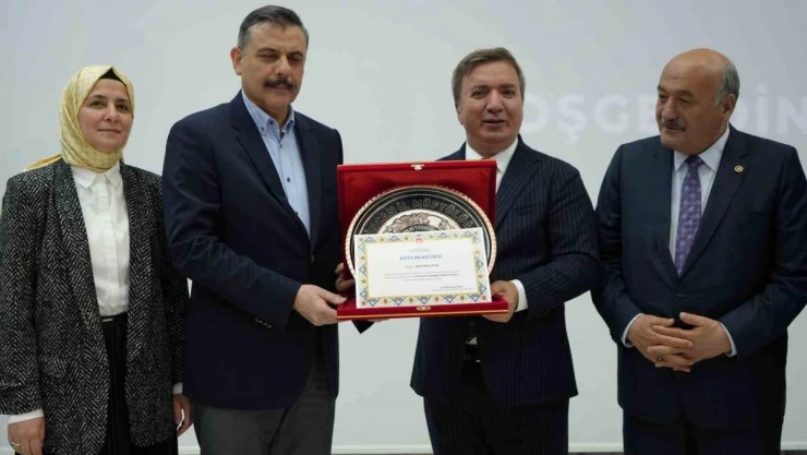 Hafız Vali, 'Hafız Kal' yarışmasının birincisi oldu