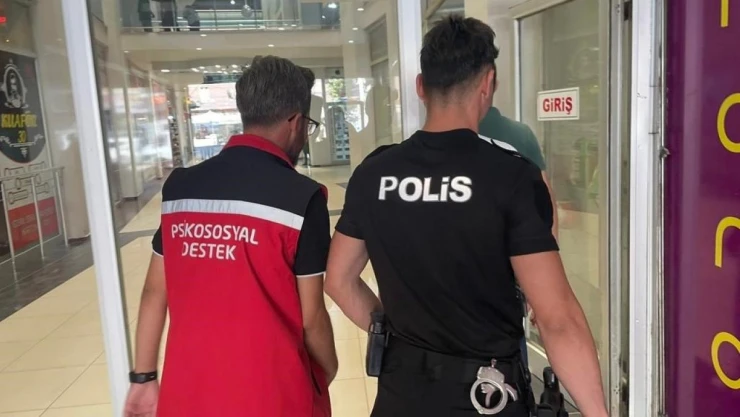 Hakkari'de mobil ekipler çocuklar için sahada