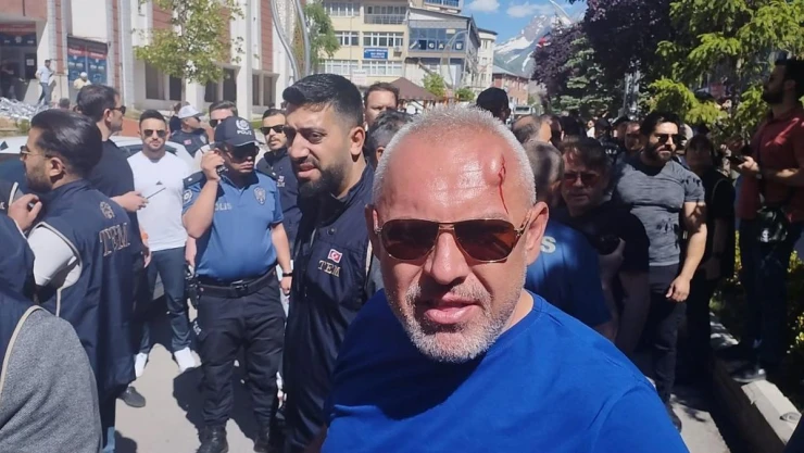 Hakkari'de olaylar çıktı: Polis amiri başından yaralandı