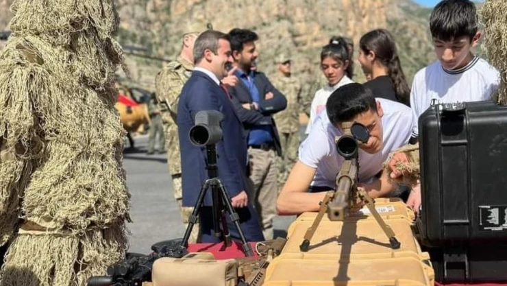 Hakkarili öğrencilere yerli ve milli savunma teknolojisi tanıtıldı