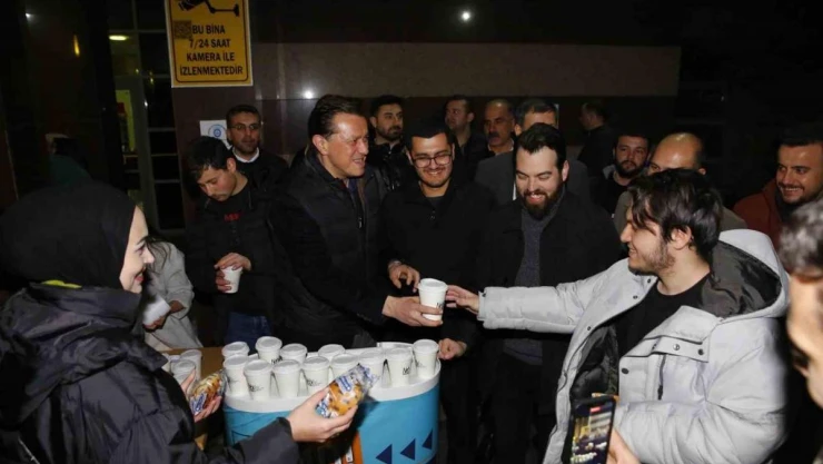 Hatipoğlu'ndan öğrencilere sıcak sürpriz