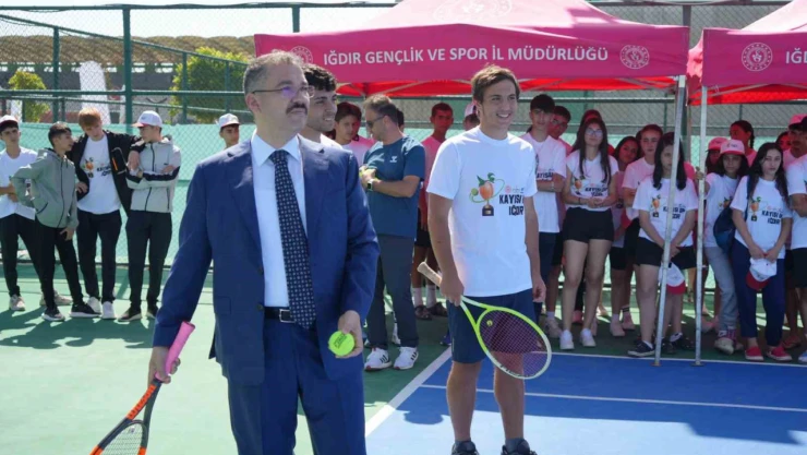 Iğdır'da 5. Kayısı Cup Tenis Turnuvası heyecanı başladı