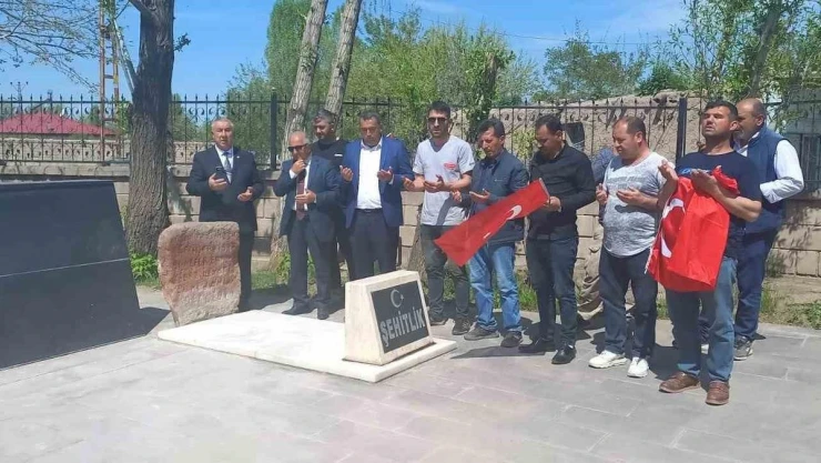 Iğdır'da Ermenilerin katlettiği şehitler dualarla anıldı