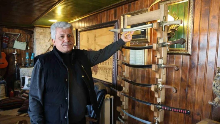 İş yerini müzeye çevirdi