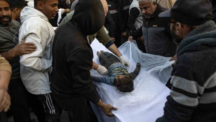 İsrail'in saldırdığı Gazze'de can kaybı 404'e yükseldi