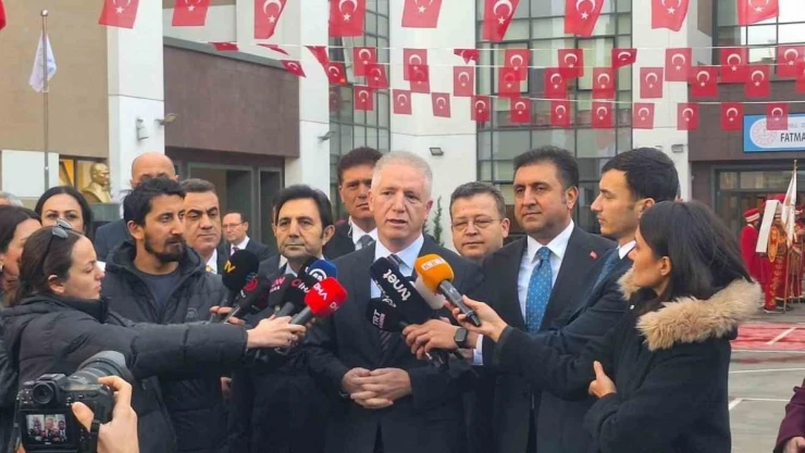 İstanbul'da 2 milyon 985 bin 983 öğrencilerin karne heyecanı