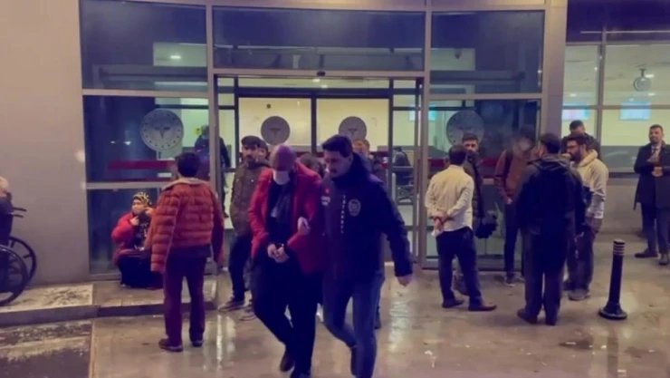 İstanbul'da araçlarını satmak isteyen kişileri dolandıran çeteye operasyon: 23 şüpheli yakalandı