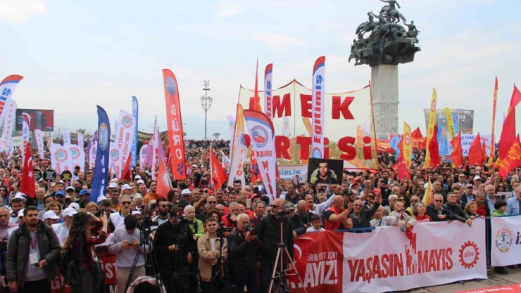 İzmir'de 1 Mayıs kutlaması