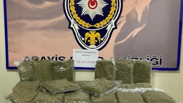 İzmir'de bir evden 20 kilo bonzai ele geçirildi