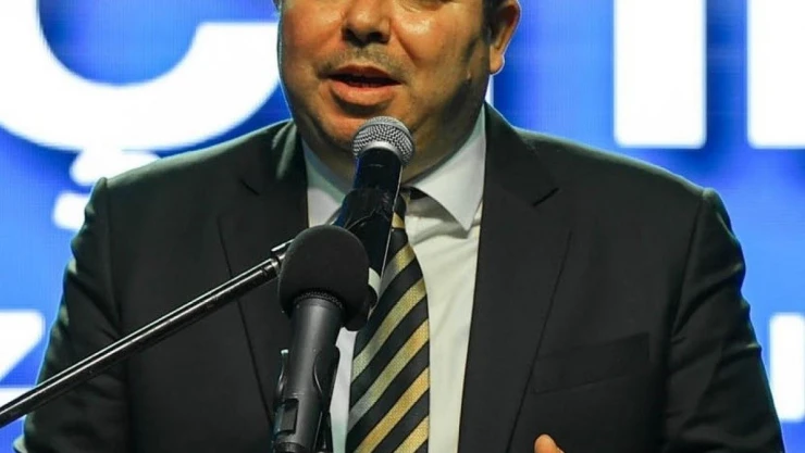 İzmir'de korkunç kaza: Belediye başkanı merdiven boşluğuna düştü