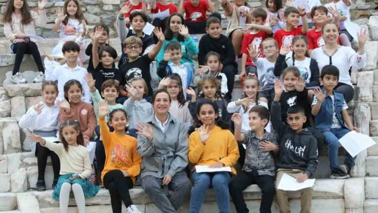 İzmir Selçuk'ta 'Çocuk Meclisi' kuruldu