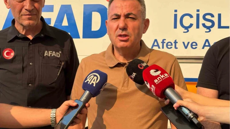 İzmir Valisi Elban: 'Yangın henüz kontrol atına alınmadı'