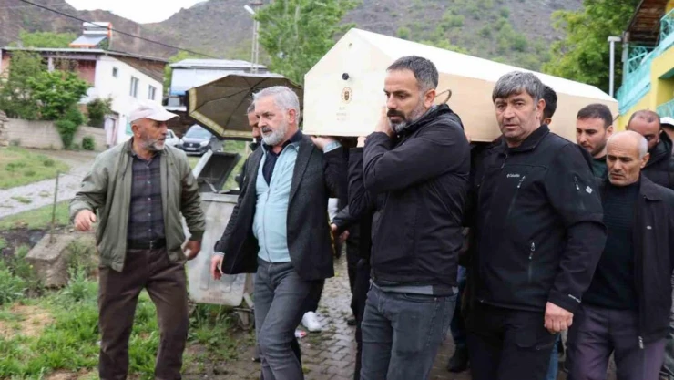 Kalp krizi geçiren Erzurumlu gazeteci vefat etti