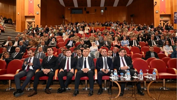 Kamu personeline etkili hitabet ve diksiyon eğitimi