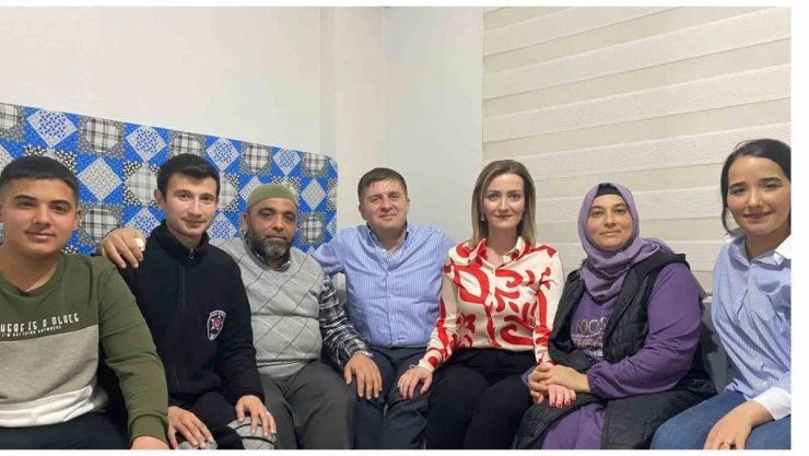 Karaman Valisi depremzede aileye misafir oldu