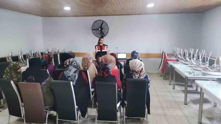 Kars'ta annelere uyuşturucu eğitimi