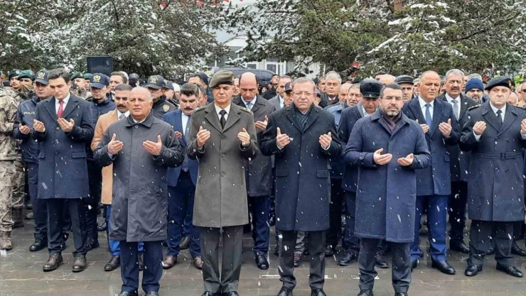 Kars'ta Çanakkale Zaferi'nin 109. yıldönümü kutlandı