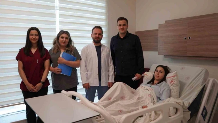 Kasık ağrısı şikayetiyle hastaneye başvurdu, 60 binde bir görülen gebelik yaşadığını öğrendi