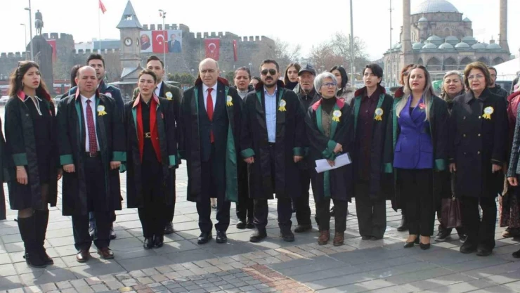 Kayseri Barosu'ndan kadın avukata yapılan saldırıya kınama