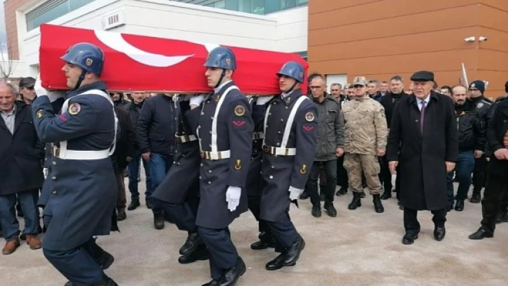 Kazada yaşamını yitiren aile son yolculuklarına uğurlandı