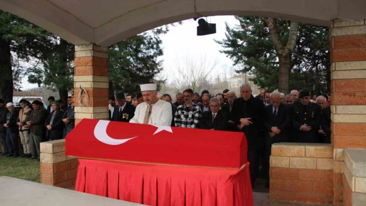 Kıbrıs Gazisi Mahmut Köse, son yolculuğuna uğurlandı