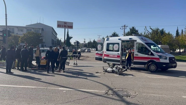 Kilis'te 2 motosiklet çarpıştı:1 yaralı