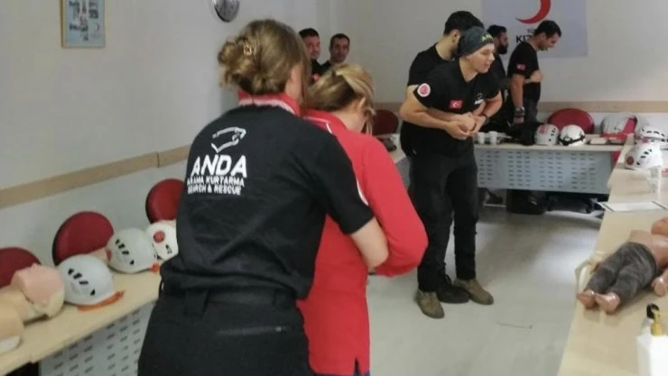 Kızılay'dan ilk yardım eğitimi