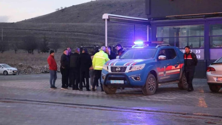 Köfteci Yusuf'ta tavan çökme olayının, kalitesiz malzeme kullanılmasından kaynaklandığı iddia edildi