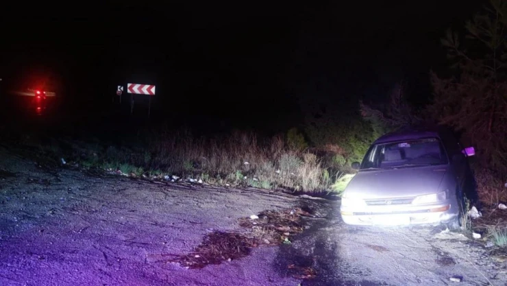 Kontrolden çıkan otomobil kanala düştü: 2 yaralı