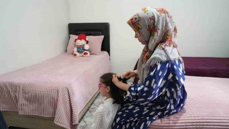 Koruyucu anne 4 çocuğu sevgi ile büyütüyor