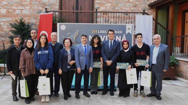 Liseliler en güzel şiirlerini Osmangazi'de okudu