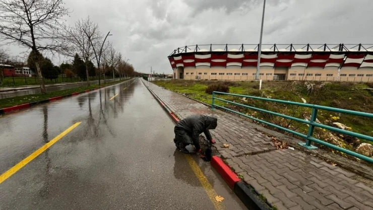 Manisa Büyükşehir ve MASKİ ekipleri fırtınaya karşı sahada