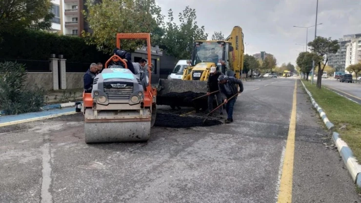 Manisa'da 3 bin 200 kilometrelik yol ağında bakım yapıldı