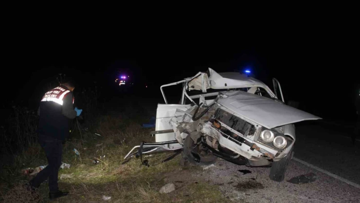 Manisa'da feci kaza: 1 ölü, 2'si ağır 3 yaralı